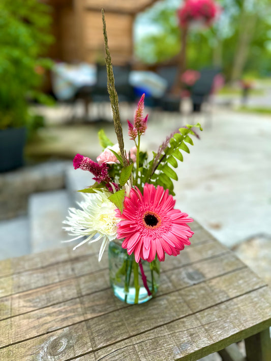 Small Mason Jar Floral Arrangment